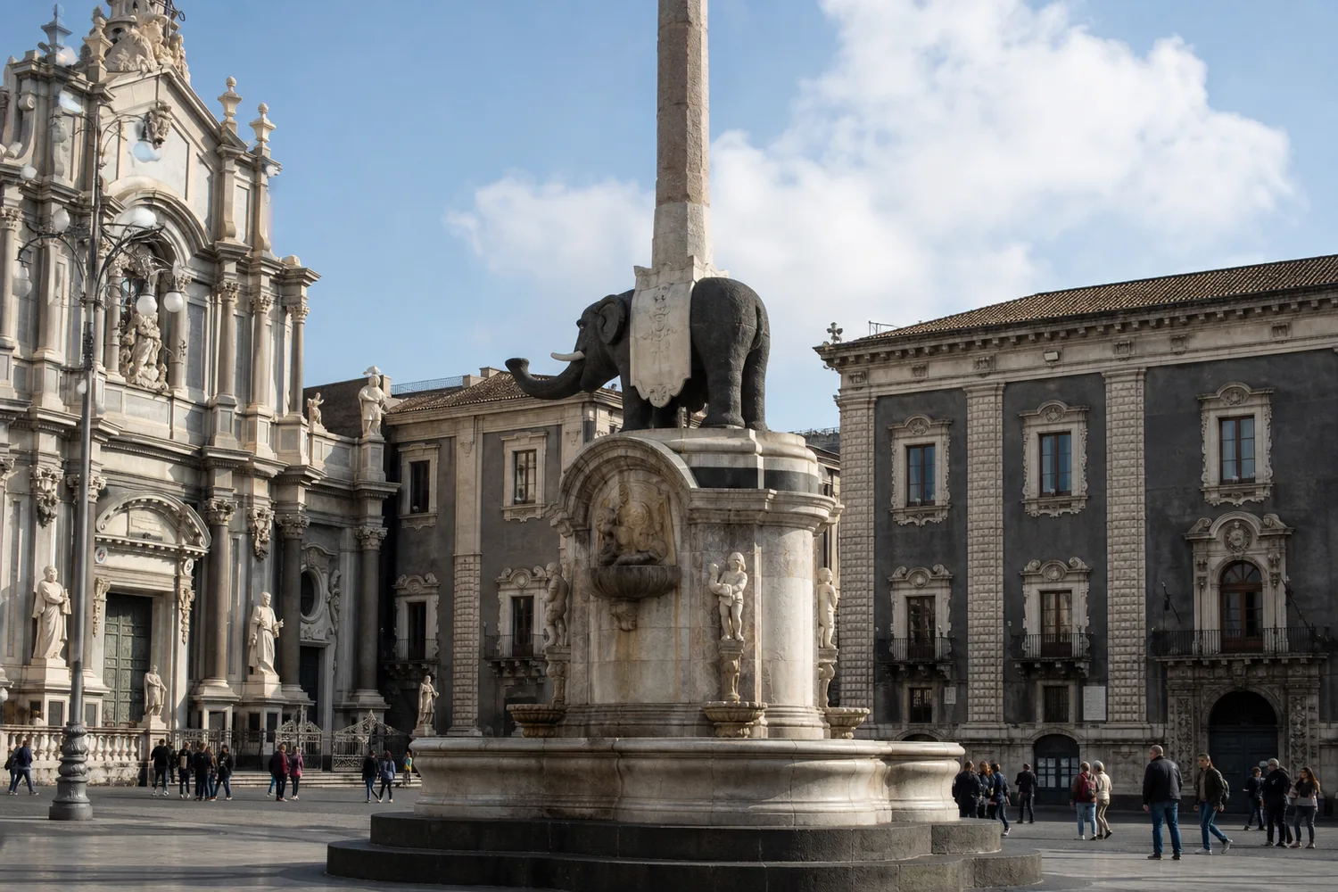 Piazza Duomo — Il cuore pulsante